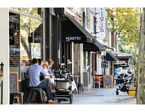 Walk To The City From This Renovated Heritage Gem - Cruises Travel 12