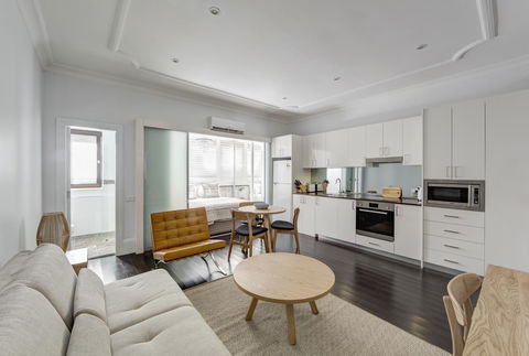 Regents Court Sydney - Tourism Guide 14