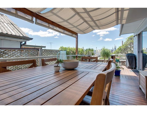 Spacious Cottage With Views, 10 Mins From The City - Cruises Travel 8