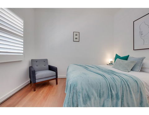 Spacious Cottage With Views, 10 Mins From The City - Cruises Travel 12