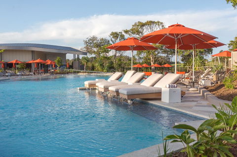 Elements Of Byron - Travel Agents 21