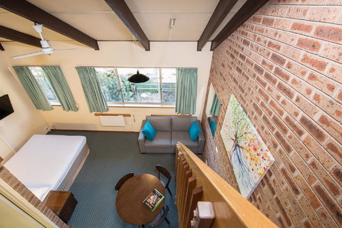 Alpine Gables - Travel Agents 29