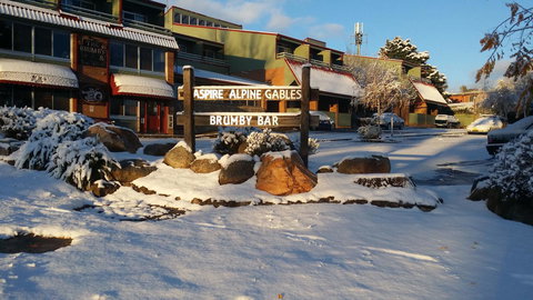 Alpine Gables - Travel Agents 10