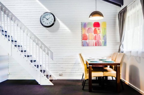 Alpine Gables - Travel Agents 23