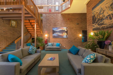 Alpine Gables - Travel Agents 4