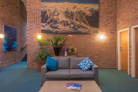 Alpine Gables - Travel Agents 7