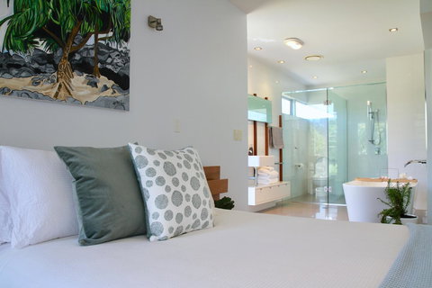 Casuarina Beachfront House - Hostie Properties - Travel Agents 9