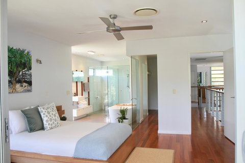 Casuarina Beachfront House - Hostie Properties - Travel Agents 3