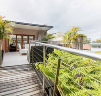 Family surf house 5 min walk to Manly beach - Cruises Travel
