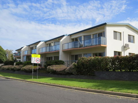 BlueWater Apartments - Travel Search 20