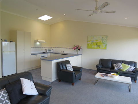 BlueWater Apartments - Travel Search 25