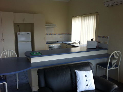 BlueWater Apartments - Travel Search 6