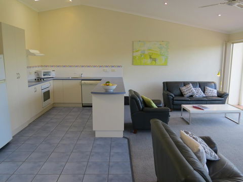 BlueWater Apartments - Travel Search 27