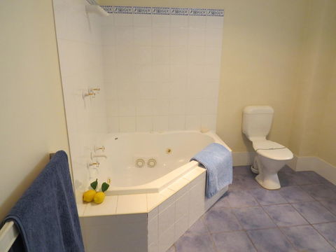 BlueWater Apartments - Travel Search 23