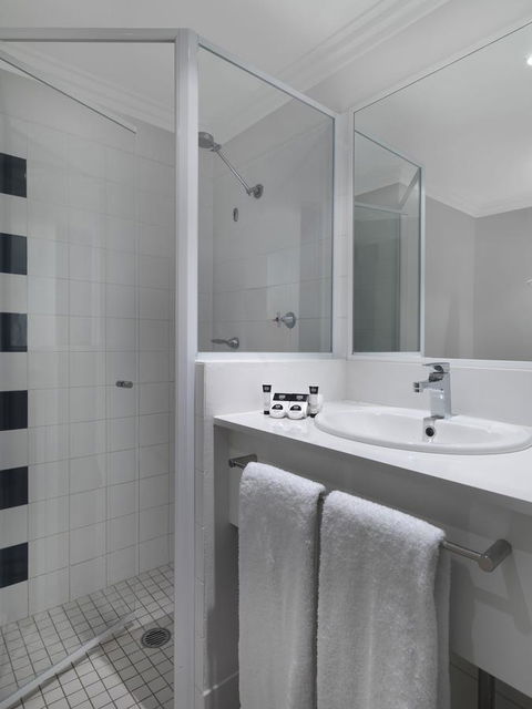 Ibis Styles Sydney Central - Cruises Travel 8