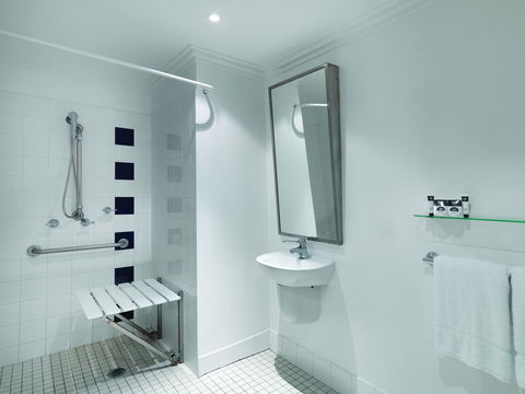 Ibis Styles Sydney Central - Cruises Travel 25