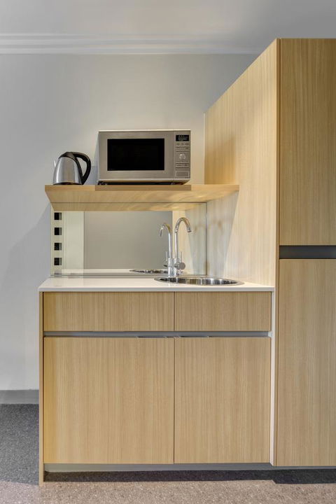 Ibis Styles Sydney Central - Cruises Travel 18