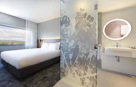 Holiday Inn Express Newcastle, An IHG Hotel - Travel Agents 17