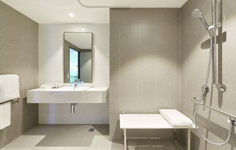 Holiday Inn Express Newcastle, An IHG Hotel - Travel Agents 13