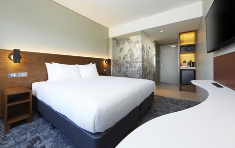 Holiday Inn Express Newcastle, An IHG Hotel - Travel Agents 18