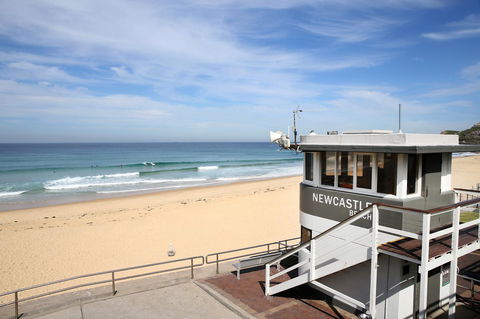 Arena Luxury Beachfront Apartment - Cruises Travel 31