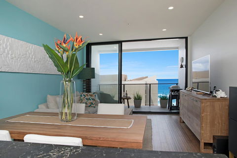 Arena Luxury Beachfront Apartment - Cruises Travel 23
