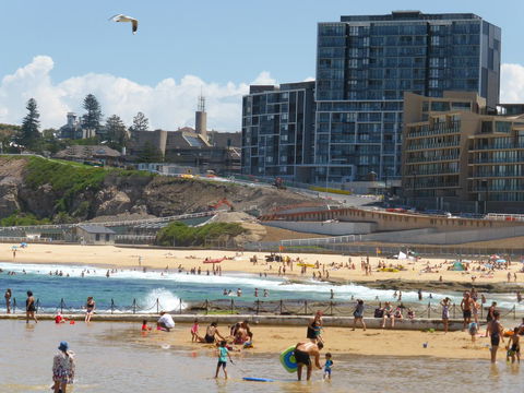Arena Luxury Beachfront Apartment - Cruises Travel 10