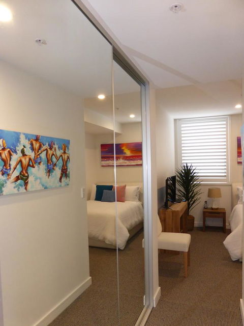 Arena Luxury Beachfront Apartment - Cruises Travel 28