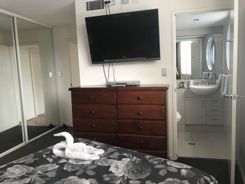 Bondi Junction Apartments - Tourism Guide 11