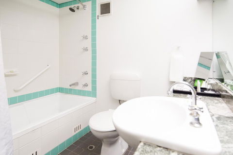 Holiday Inn Parramatta, An IHG Hotel - Cruises Travel 36