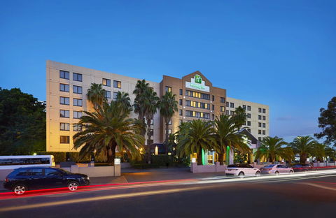 Holiday Inn Parramatta, An IHG Hotel - Cruises Travel 9