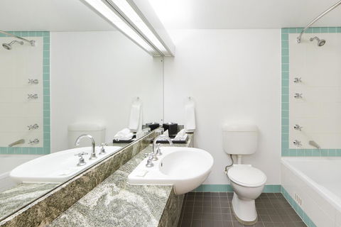 Holiday Inn Parramatta, An IHG Hotel - Cruises Travel 7