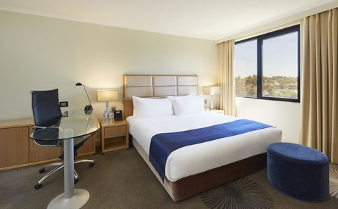Holiday Inn Parramatta, An IHG Hotel - Cruises Travel 3