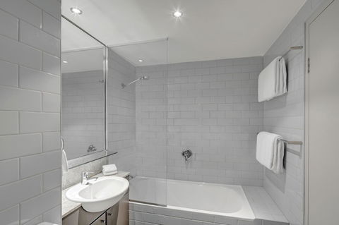 Adina Apartment Hotel Chippendale - Cruises Travel 12