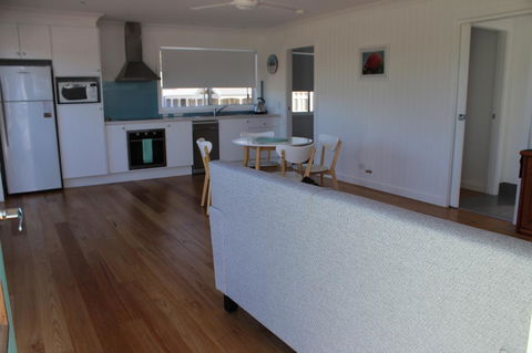Red Waratah - Tourism Guide 7