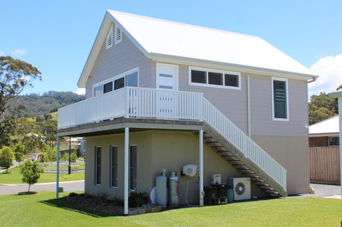 Red Waratah - Tourism Guide 3