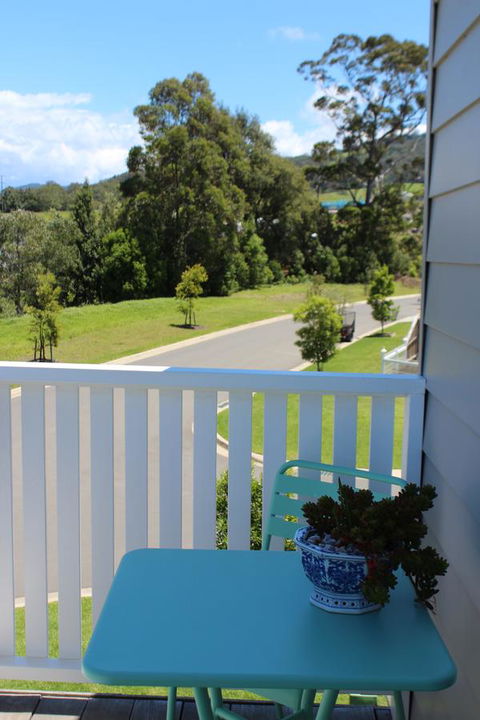 Red Waratah - Tourism Guide 1