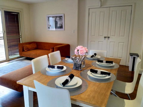 Sydney Harbour Bed And Breakfast - Cruises Travel 22