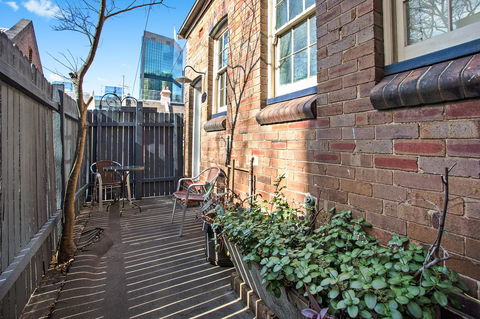 Sydney Harbour Bed And Breakfast - Cruises Travel 6