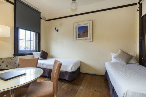 Sydney Harbour Bed And Breakfast - Cruises Travel 37
