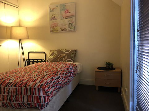 Sydney Harbour Bed And Breakfast - Cruises Travel 27
