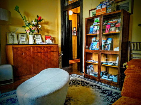 Sydney Harbour Bed And Breakfast - Cruises Travel 38