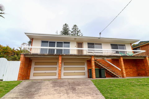 Coastal Horizons Beach House - Travel Search 12