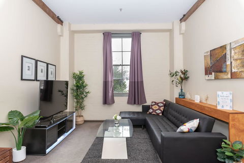 Classic 2 BR Apt In Pyrmont - Cruises Travel 2