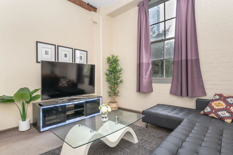 Classic 2 BR Apt In Pyrmont - Cruises Travel 1