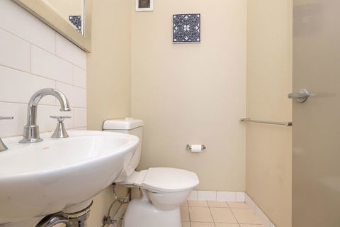 Classic 2 BR Apt In Pyrmont - Cruises Travel 14
