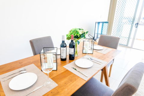 Near Train Station, New 2 BR Apt/free Parking - Cruises Travel 4