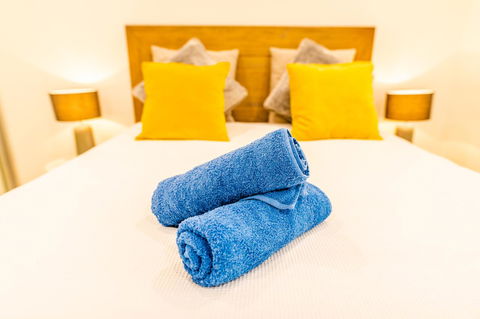 Near Train Station, New 2 BR Apt/free Parking - Cruises Travel 23