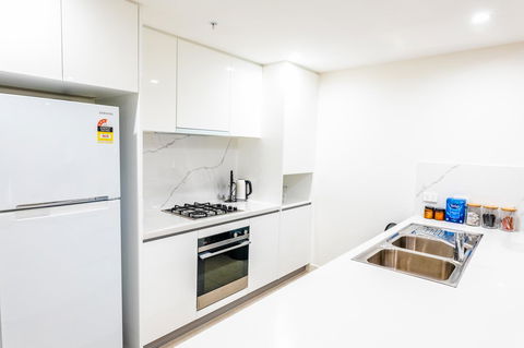 Near Train Station, New 2 BR Apt/free Parking - Cruises Travel 12