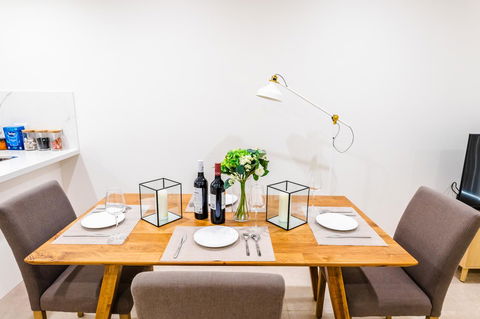 Near Train Station, New 2 BR Apt/free Parking - Cruises Travel 1